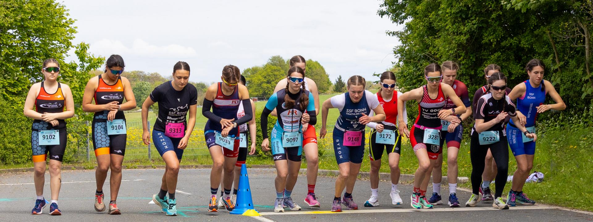 Athletinnen beim Start