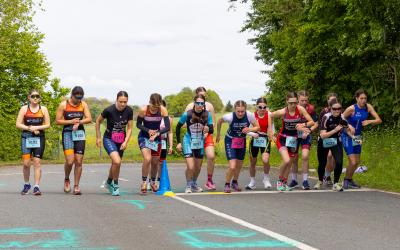Athletinnen beim Start