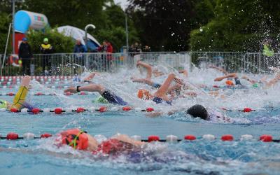 NWC Drensteinfurt Schwimmen. Der NRWTV Zielbogen schon in Sichtweite. Foto von Jan Rockahr. Drensteinfurt 2026